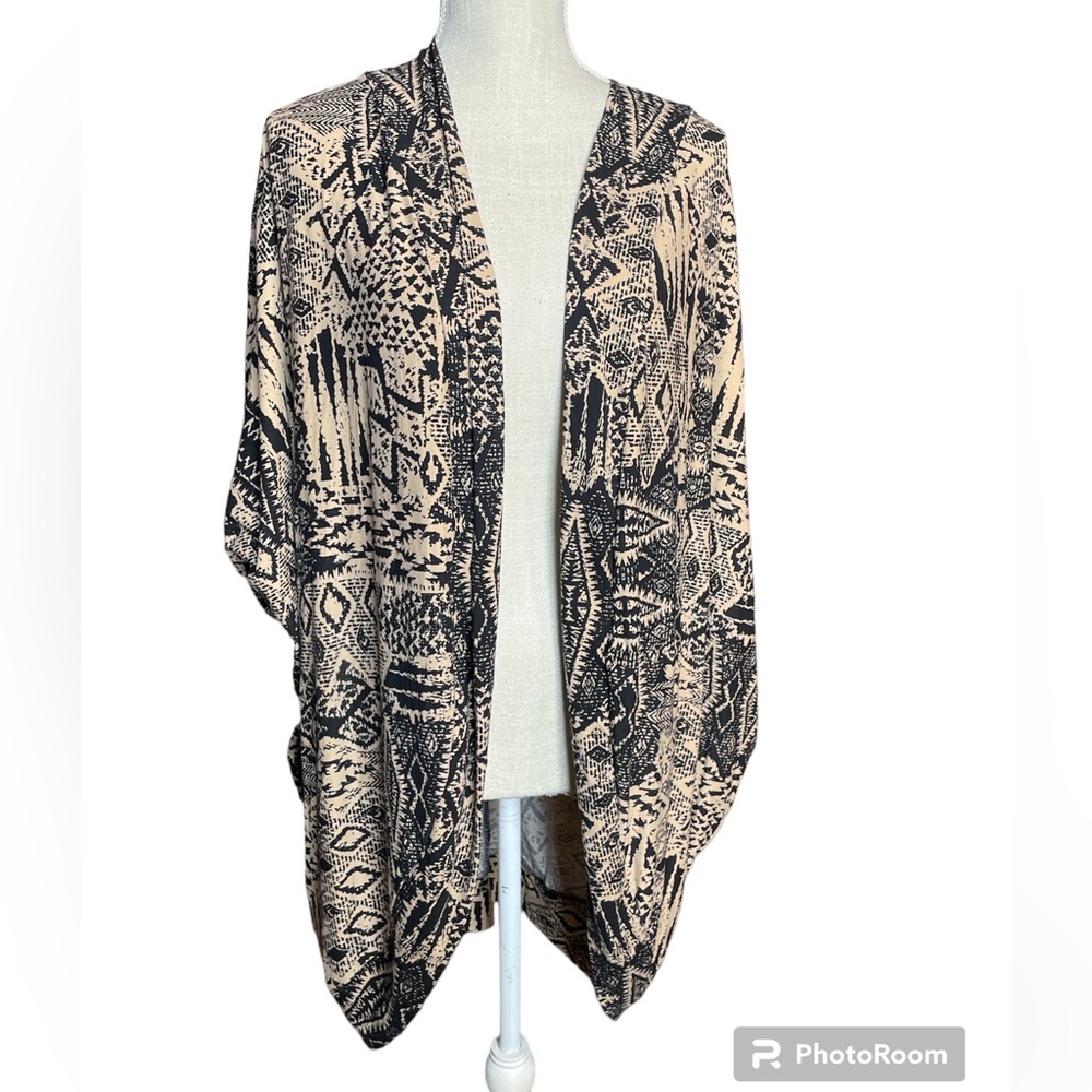 Eye Candy Cream & Black Tribal Print Dolmen Sleeve Ladies Cardigan/Cover Up